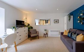 1 Bed In Tenby Fb056